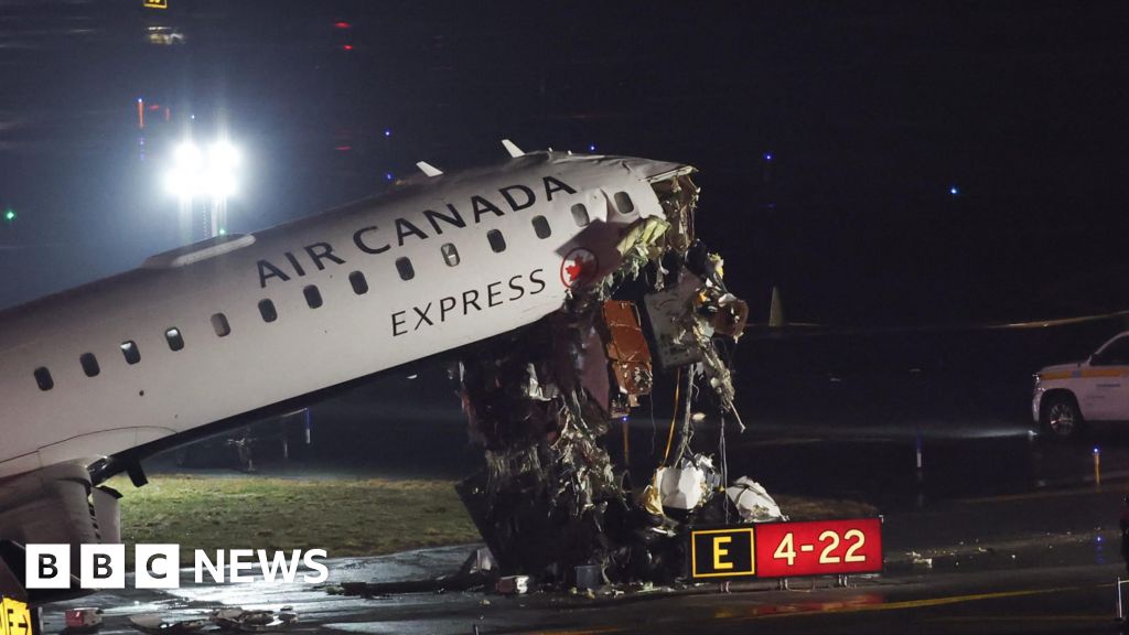 Kecelakaan Pesawat dan Kendaraan di Bandara LaGuardia New York