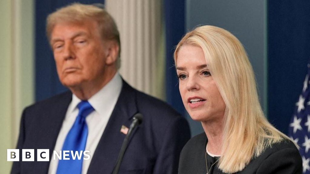 Dikritik, Trump Cabut Jabatan Jaksa Agung Pam Bondi